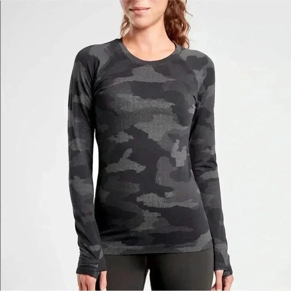 Athleta Tops - Athleta Size Large Momentum Camo Long Sleeve Top Fitted Black Gray Thumbhole